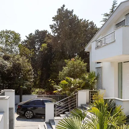 Mansion *
