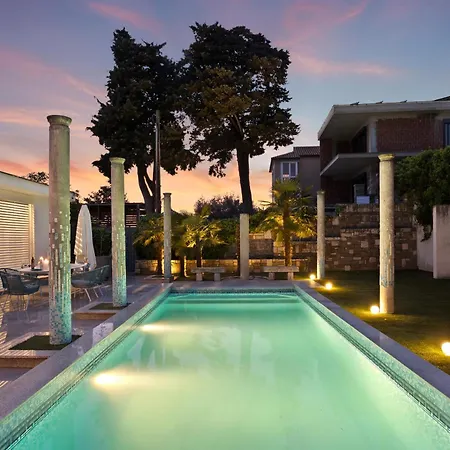 Apartment Apartmaji - Mansion *